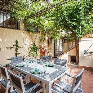 Appartamento Santa Reparata With Patio And Terrace, Firenze